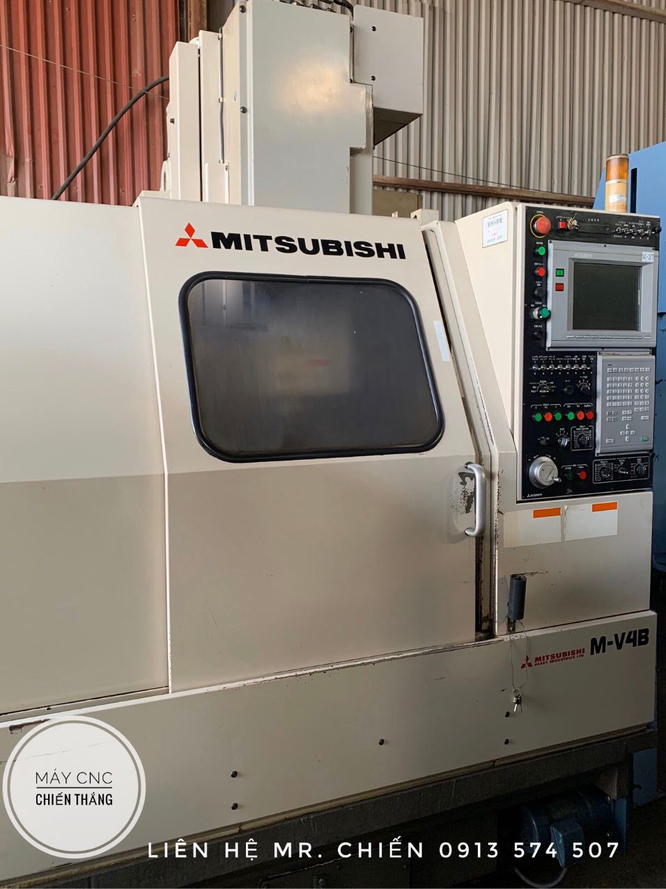 Máy phay Mitsubishi M-V4B